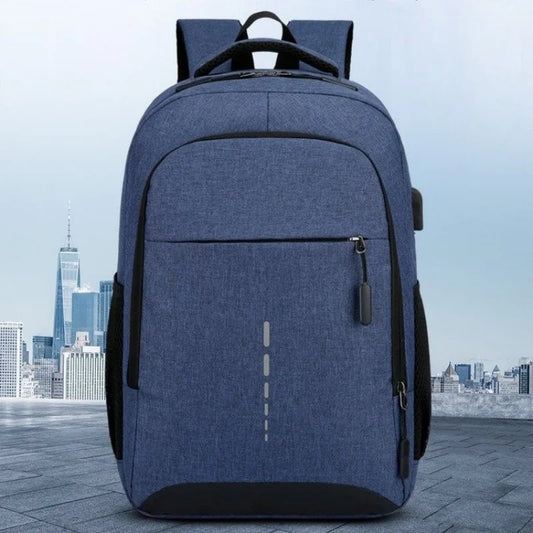 Mochila de nailon con gran capacidad, cómoda para desplazamientos y con puerto USB